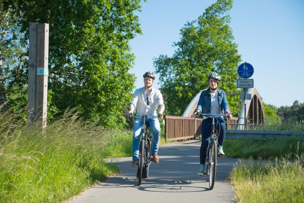 Radfahrer auf dem EmsRadweg bei Warendorf